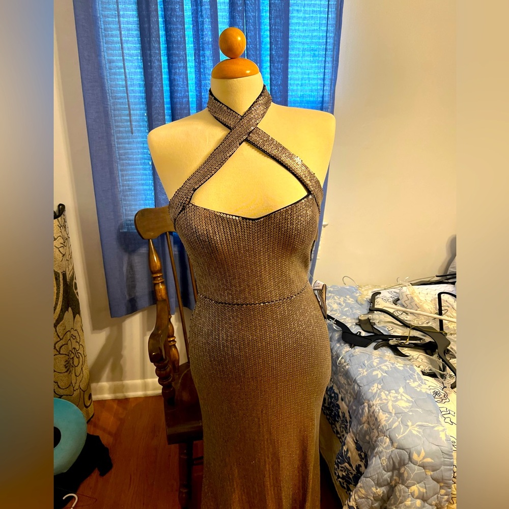 NWT size 8 Xscape gown